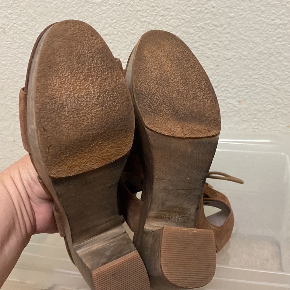 Hinge Wood Heel Lace up Sandal 8.5 - Picture 8 of 8